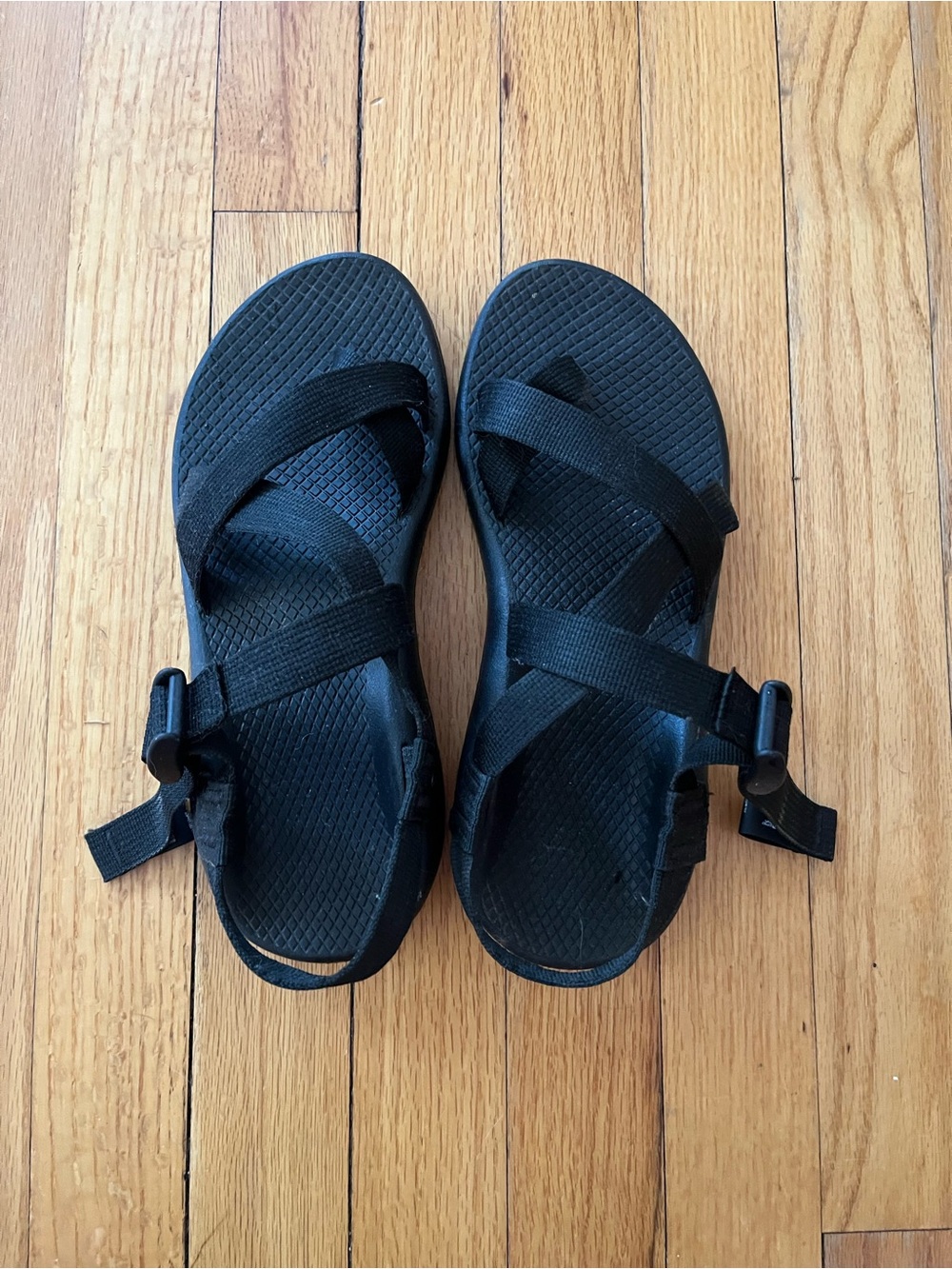 Chaco toe loop sandal - Picture 2 of 4